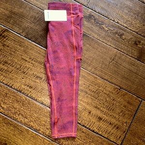 Lululemon Invigorate HR Crop 23” Size 14